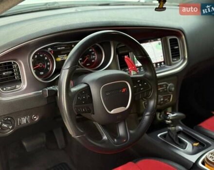 Белый Додж Чарджер, объемом двигателя 6.4 л и пробегом 83 тыс. км за 30900 $, фото 18 на Automoto.ua