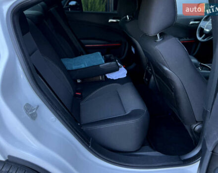 Білий Додж Charger, об'ємом двигуна 3.6 л та пробігом 81 тис. км за 15900 $, фото 25 на Automoto.ua