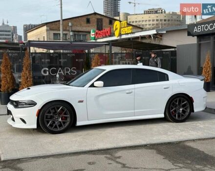 Белый Додж Чарджер, объемом двигателя 6.4 л и пробегом 83 тыс. км за 30900 $, фото 6 на Automoto.ua