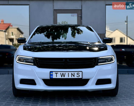 Білий Додж Charger, об'ємом двигуна 3.6 л та пробігом 81 тис. км за 15900 $, фото 1 на Automoto.ua