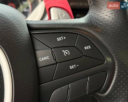 Белый Додж Чарджер, объемом двигателя 6.4 л и пробегом 83 тыс. км за 30900 $, фото 22 на Automoto.ua