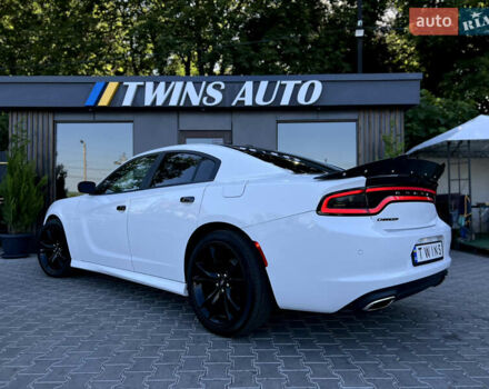 Білий Додж Charger, об'ємом двигуна 3.6 л та пробігом 81 тис. км за 15900 $, фото 18 на Automoto.ua