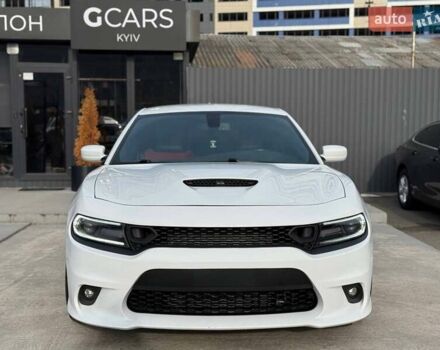 Белый Додж Чарджер, объемом двигателя 6.4 л и пробегом 83 тыс. км за 30900 $, фото 1 на Automoto.ua