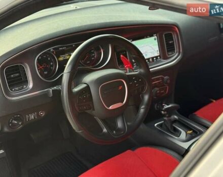 Белый Додж Чарджер, объемом двигателя 6.4 л и пробегом 83 тыс. км за 30900 $, фото 17 на Automoto.ua