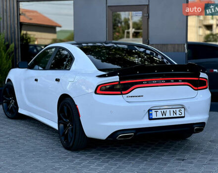 Білий Додж Charger, об'ємом двигуна 3.6 л та пробігом 81 тис. км за 15900 $, фото 3 на Automoto.ua