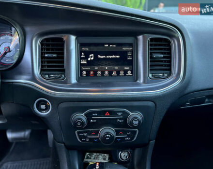 Білий Додж Charger, об'ємом двигуна 3.6 л та пробігом 81 тис. км за 15900 $, фото 29 на Automoto.ua