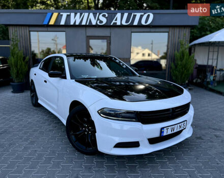 Білий Додж Charger, об'ємом двигуна 3.6 л та пробігом 81 тис. км за 15900 $, фото 10 на Automoto.ua