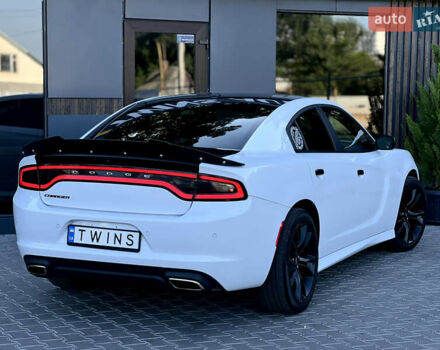 Білий Додж Charger, об'ємом двигуна 3.6 л та пробігом 81 тис. км за 15900 $, фото 5 на Automoto.ua