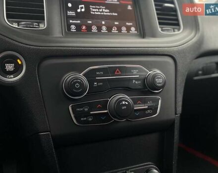 Белый Додж Чарджер, объемом двигателя 3.6 л и пробегом 29 тыс. км за 21490 $, фото 37 на Automoto.ua