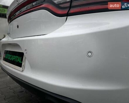 Белый Додж Чарджер, объемом двигателя 3.6 л и пробегом 29 тыс. км за 21490 $, фото 13 на Automoto.ua