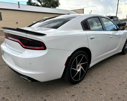 Белый Додж Чарджер, объемом двигателя 3.6 л и пробегом 35 тыс. км за 14000 $, фото 3 на Automoto.ua