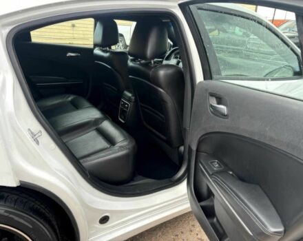 Белый Додж Чарджер, объемом двигателя 3.6 л и пробегом 42 тыс. км за 12000 $, фото 8 на Automoto.ua