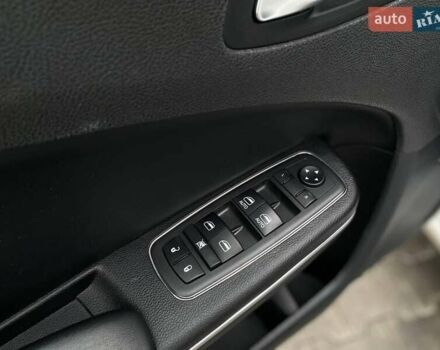 Белый Додж Чарджер, объемом двигателя 3.6 л и пробегом 29 тыс. км за 21490 $, фото 20 на Automoto.ua