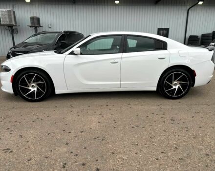 Белый Додж Чарджер, объемом двигателя 3.6 л и пробегом 35 тыс. км за 14000 $, фото 2 на Automoto.ua