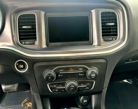 Белый Додж Чарджер, объемом двигателя 3.6 л и пробегом 35 тыс. км за 14000 $, фото 9 на Automoto.ua