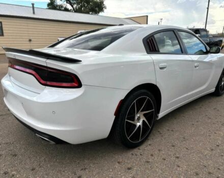 Белый Додж Чарджер, объемом двигателя 3.6 л и пробегом 42 тыс. км за 12000 $, фото 3 на Automoto.ua