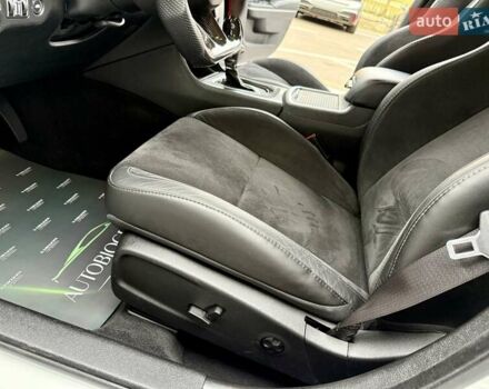 Белый Додж Чарджер, объемом двигателя 5.65 л и пробегом 71 тыс. км за 29900 $, фото 31 на Automoto.ua