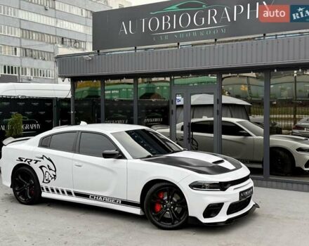 Белый Додж Чарджер, объемом двигателя 5.65 л и пробегом 71 тыс. км за 29900 $, фото 17 на Automoto.ua