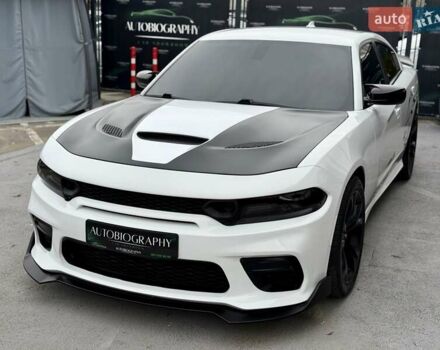 Белый Додж Чарджер, объемом двигателя 5.65 л и пробегом 71 тыс. км за 29900 $, фото 13 на Automoto.ua