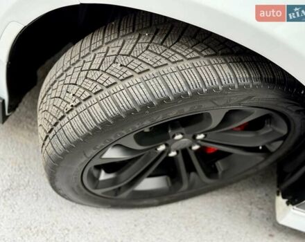 Белый Додж Чарджер, объемом двигателя 5.65 л и пробегом 71 тыс. км за 29900 $, фото 26 на Automoto.ua