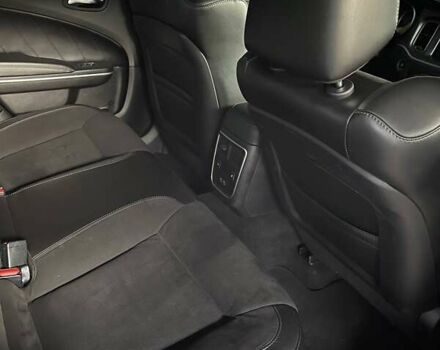 Белый Додж Чарджер, объемом двигателя 6.4 л и пробегом 61 тыс. км за 42000 $, фото 6 на Automoto.ua