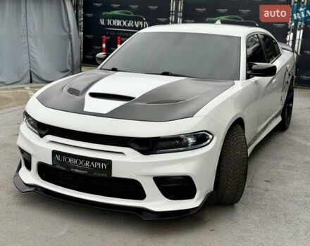 Белый Додж Чарджер, объемом двигателя 5.65 л и пробегом 71 тыс. км за 29900 $, фото 23 на Automoto.ua