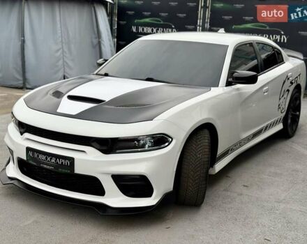 Белый Додж Чарджер, объемом двигателя 5.65 л и пробегом 71 тыс. км за 29900 $, фото 22 на Automoto.ua