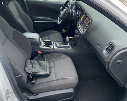 Білий Додж Charger, об'ємом двигуна 3.6 л та пробігом 37 тис. км за 23800 $, фото 15 на Automoto.ua