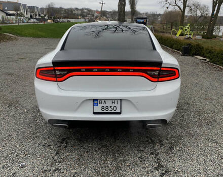 Білий Додж Charger, об'ємом двигуна 3.6 л та пробігом 37 тис. км за 23800 $, фото 5 на Automoto.ua