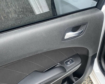 Білий Додж Charger, об'ємом двигуна 3.6 л та пробігом 37 тис. км за 23800 $, фото 20 на Automoto.ua