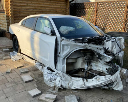 Білий Додж Charger, об'ємом двигуна 3.6 л та пробігом 150 тис. км за 2500 $, фото 1 на Automoto.ua
