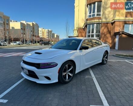 Белый Додж Чарджер, объемом двигателя 3.6 л и пробегом 186 тыс. км за 15999 $, фото 1 на Automoto.ua