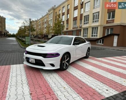 Белый Додж Чарджер, объемом двигателя 3.6 л и пробегом 186 тыс. км за 16300 $, фото 1 на Automoto.ua