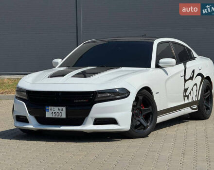 Белый Додж Чарджер, объемом двигателя 5.7 л и пробегом 274 тыс. км за 24999 $, фото 1 на Automoto.ua