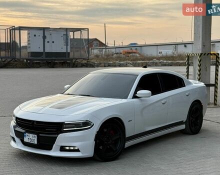 Белый Додж Чарджер, объемом двигателя 5.7 л и пробегом 287 тыс. км за 24999 $, фото 1 на Automoto.ua