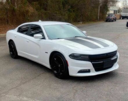 Белый Додж Чарджер, объемом двигателя 5.7 л и пробегом 59 тыс. км за 3900 $, фото 1 на Automoto.ua