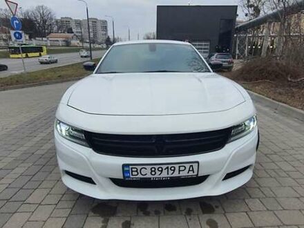 Додж Charger 2017 у Львові на Automoto.ua Білий Додж Charger, об'ємом двигуна 3.6 л та пробігом 102 тис. км за 17200 $, фото 1 на Automoto.ua