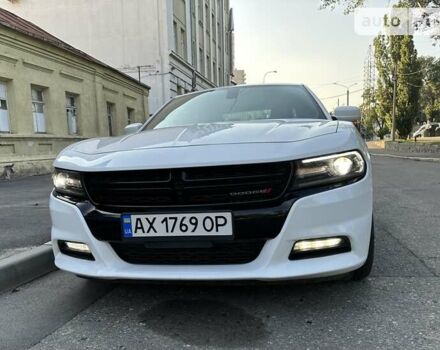 Белый Додж Чарджер, объемом двигателя 3.6 л и пробегом 95 тыс. км за 23000 $, фото 1 на Automoto.ua