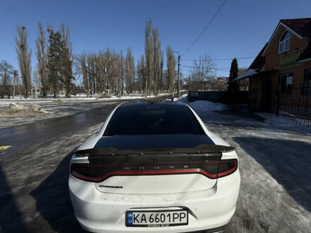 Белый Додж Чарджер, объемом двигателя 3.61 л и пробегом 89 тыс. км за 16999 $, фото 1 на Automoto.ua