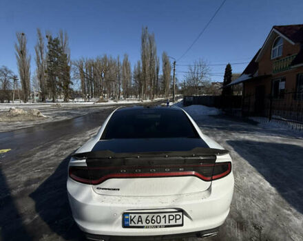 Белый Додж Чарджер, объемом двигателя 3.61 л и пробегом 89 тыс. км за 16999 $, фото 1 на Automoto.ua