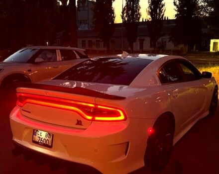 Белый Додж Чарджер, объемом двигателя 6.4 л и пробегом 81 тыс. км за 36000 $, фото 1 на Automoto.ua