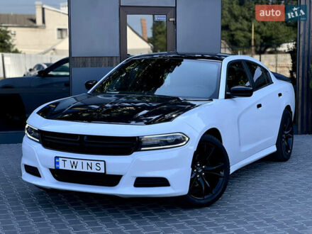 Додж Charger 2018 у Одесі на Automoto.ua Білий Додж Charger, об'ємом двигуна 3.6 л та пробігом 81 тис. км за 16500 $, фото 1 на Automoto.ua