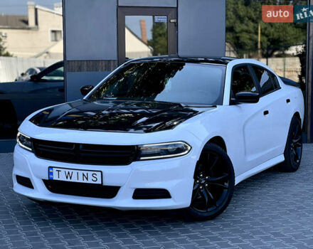 Білий Додж Charger, об'ємом двигуна 3.6 л та пробігом 81 тис. км за 16500 $, фото 1 на Automoto.ua