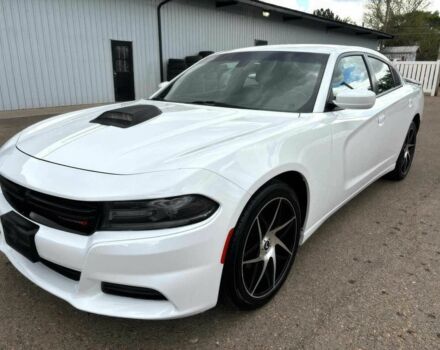 Белый Додж Чарджер, объемом двигателя 3.6 л и пробегом 42 тыс. км за 12000 $, фото 1 на Automoto.ua