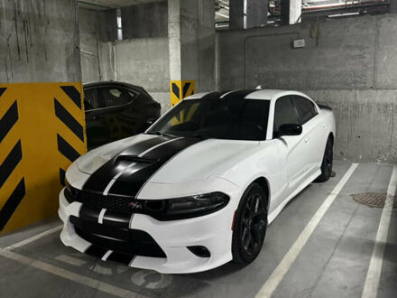 Белый Додж Чарджер, объемом двигателя 5.7 л и пробегом 80 тыс. км за 32500 $, фото 1 на Automoto.ua