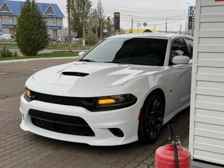 Белый Додж Чарджер, объемом двигателя 6.4 л и пробегом 61 тыс. км за 42000 $, фото 1 на Automoto.ua