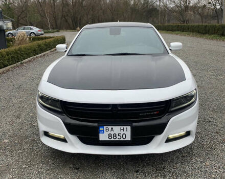 Белый Додж Чарджер, объемом двигателя 3.6 л и пробегом 37 тыс. км за 23800 $, фото 1 на Automoto.ua