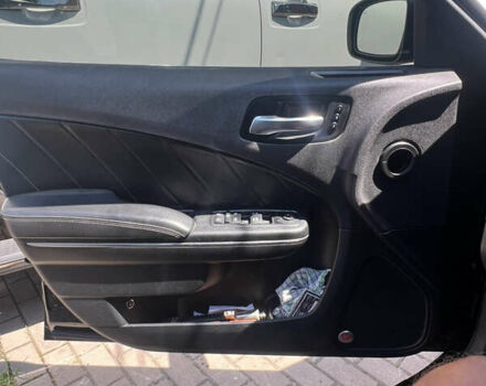 Черный Додж Чарджер, объемом двигателя 3.6 л и пробегом 180 тыс. км за 17000 $, фото 7 на Automoto.ua