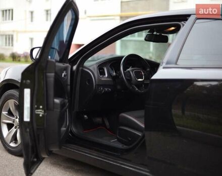 Черный Додж Чарджер, объемом двигателя 3.6 л и пробегом 161 тыс. км за 16300 $, фото 1 на Automoto.ua