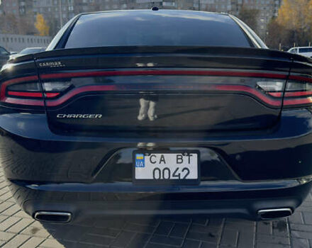 Черный Додж Чарджер, объемом двигателя 3.6 л и пробегом 208 тыс. км за 18300 $, фото 4 на Automoto.ua